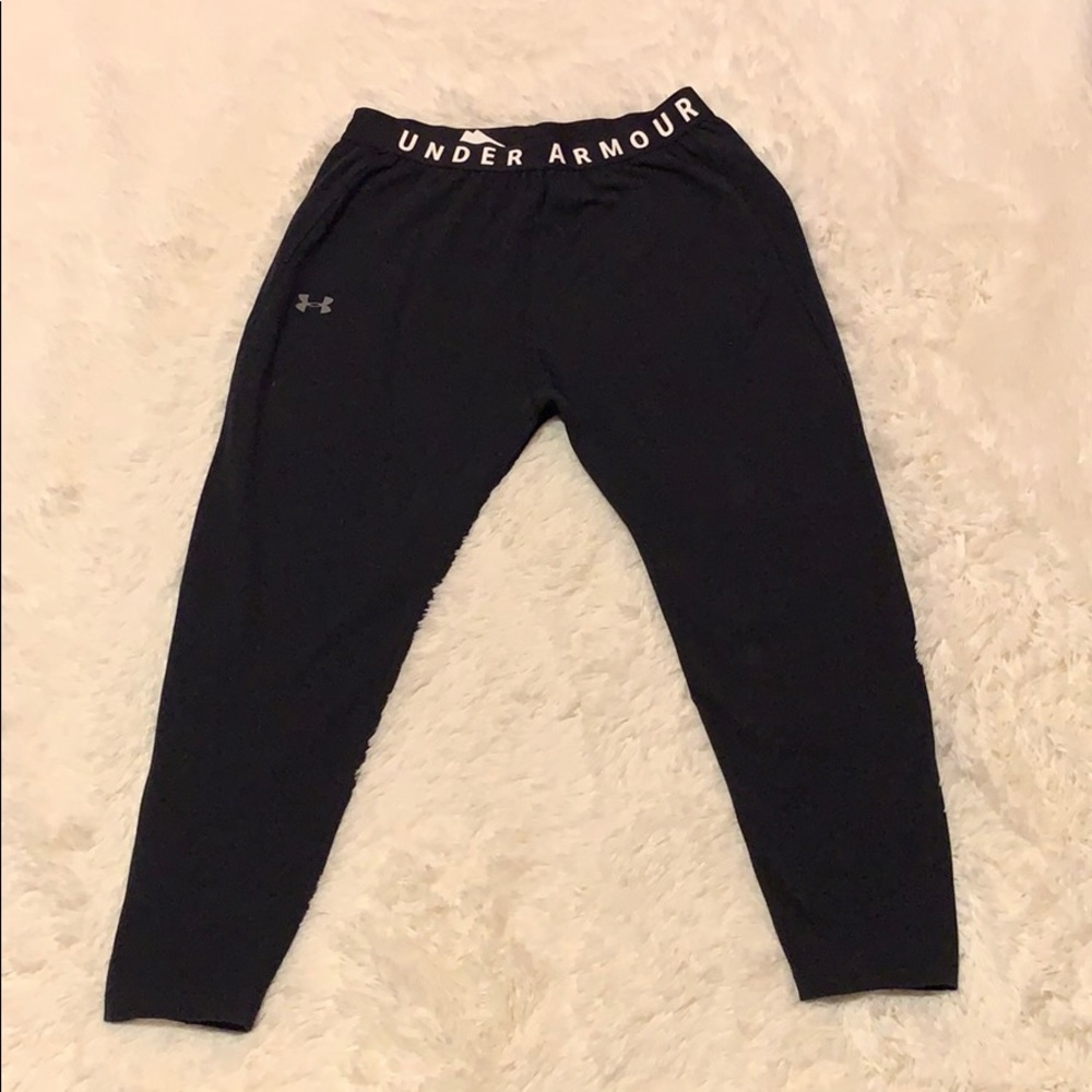 SOLD ❌❌❌Under Armour work out  crop leggings - Picture 2 of 5